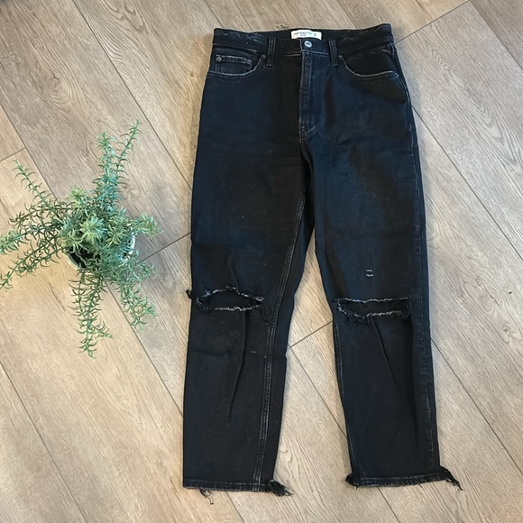ABERCROMBIE THE MOM HIGH RISE JEAN BLACK WITH DISTRESSING EUC SIZE 26 SHORT - Picture 2 of 7